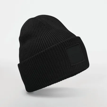 Bonnet à large revers avec patch ton sur ton