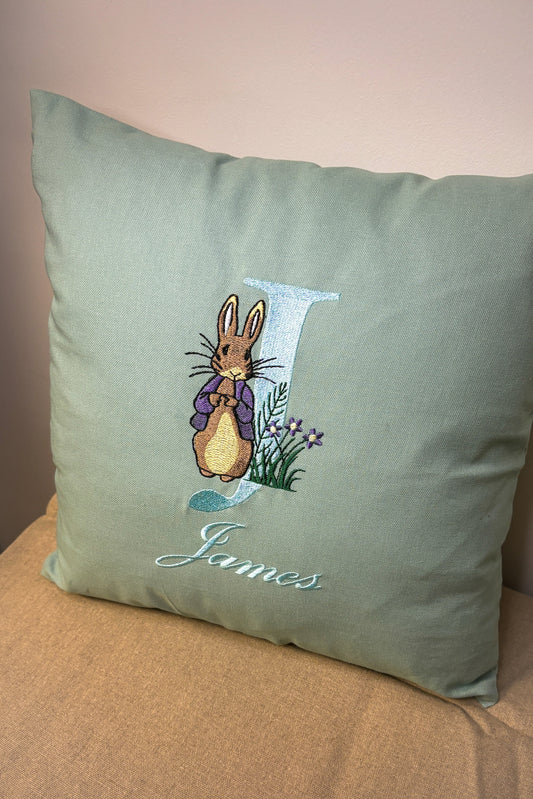 Coussin bleu - Pierre Lapin